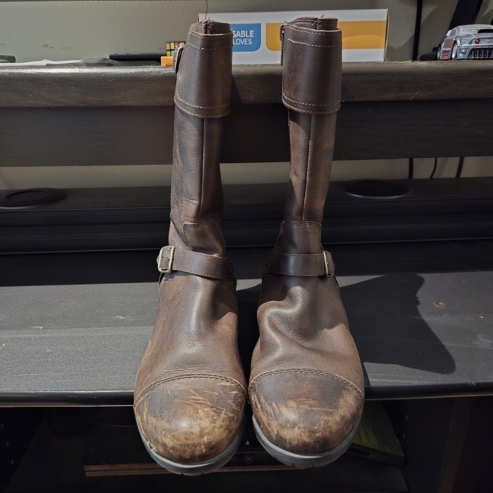 UGG Gershwin Shearling-Lined Brown Waterproof Leather Biker Boots - Picture 3 of 13